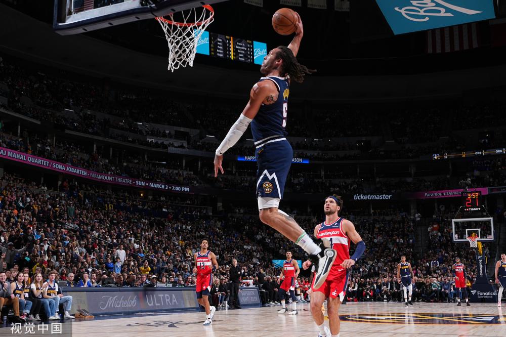 起了球迷们 起了球迷们