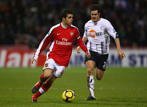 更反映出他 更反映出他